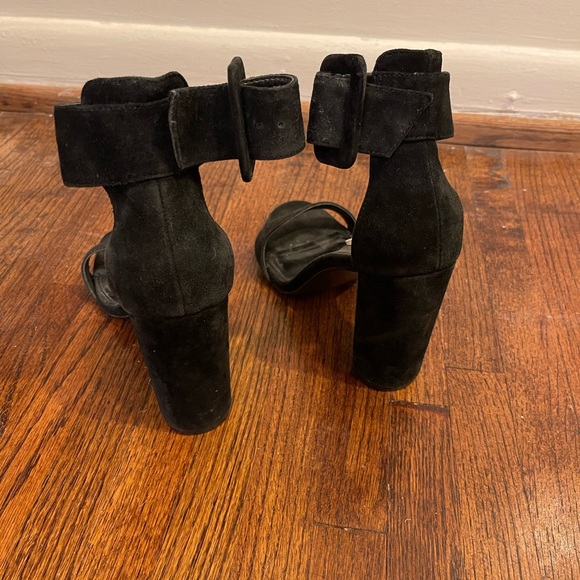 Steve Madden Black Block Heel with Buckle Strap - Picture 4 of 4